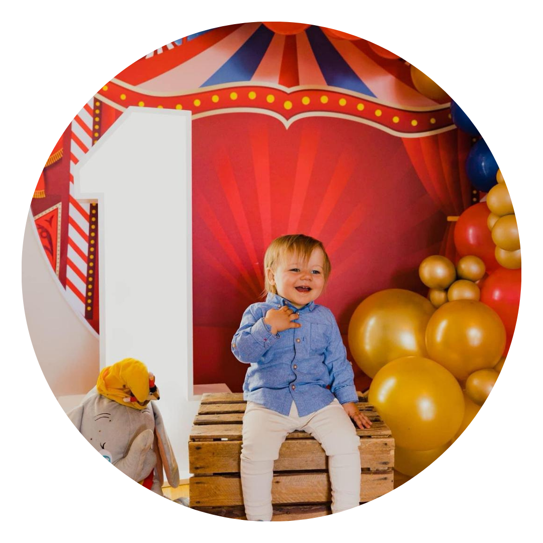Themed Backdrops and Balloons
