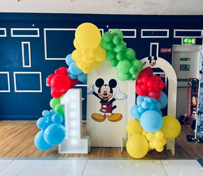 Themed Backdrops and Balloons